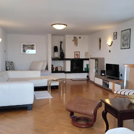 Rene Apartment